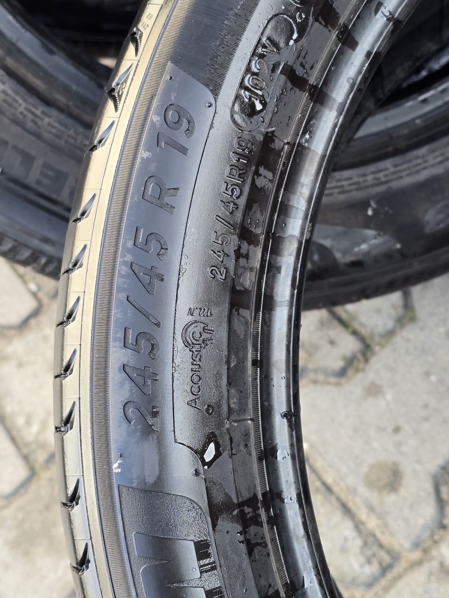 245 45 19 Michelin