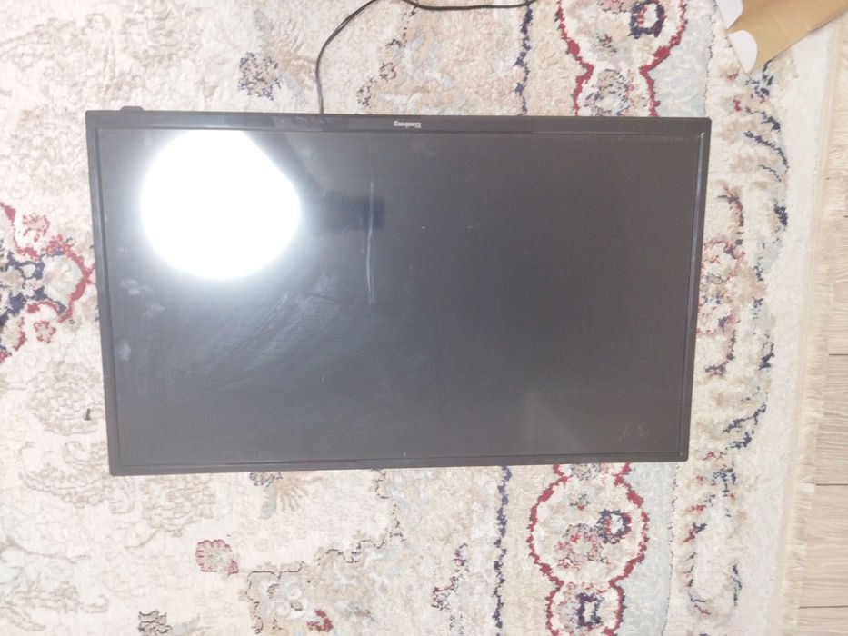 Продам телевизор Elenberg