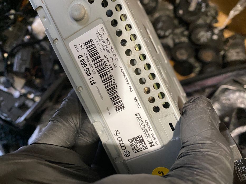 Конзоли с бутони Mmi за Audi A4 b8 A5 8t 2g и 3g екрани модули