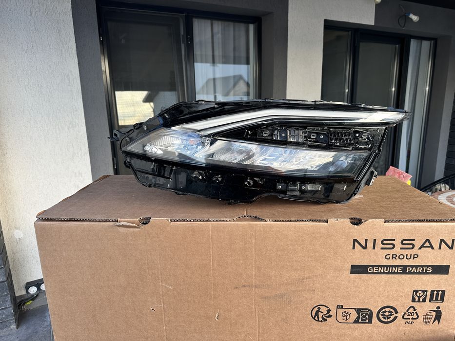 Far stanga nissan qashqai 2023