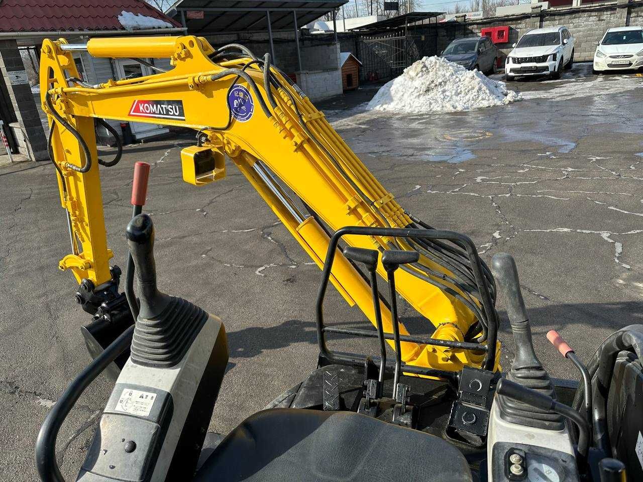 Японский мини экскаватор Komatsu PC30 MR 2014 г.