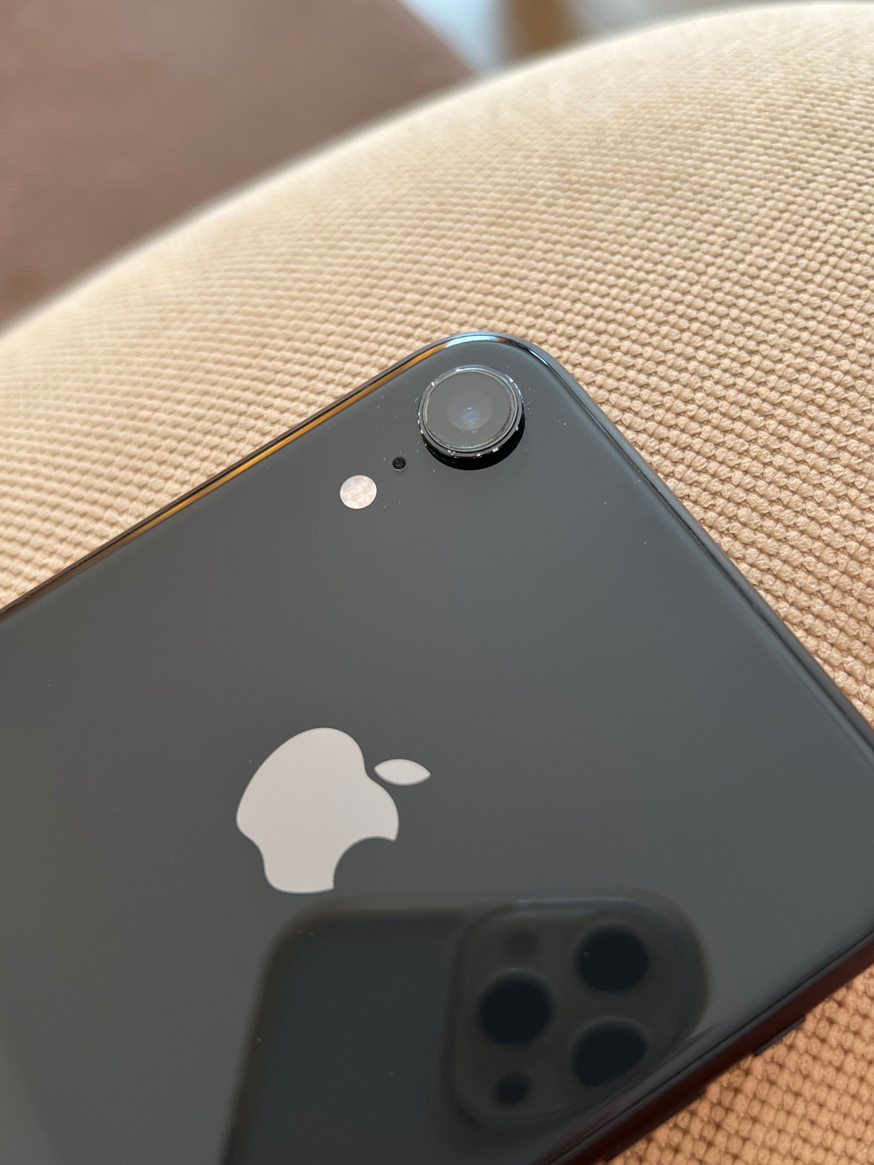 iPhone XR 128GB оригинално зарядно