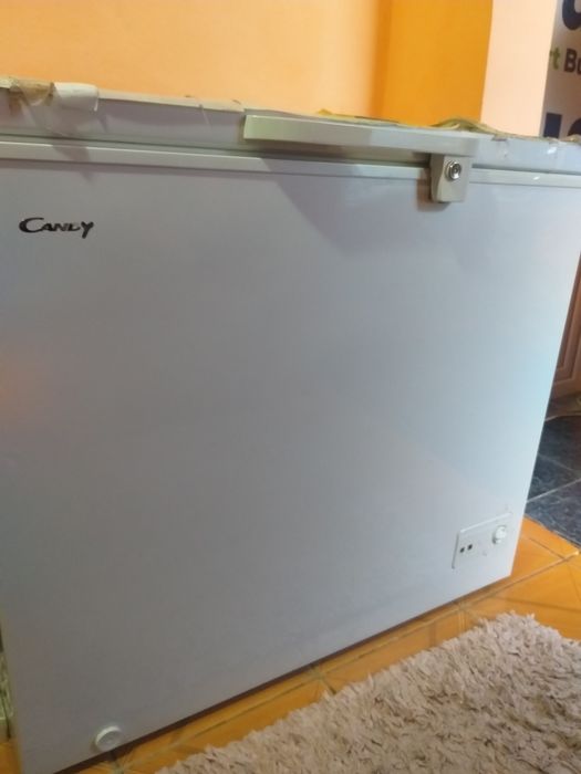 Lada frigorifica 203 litri in stare foarte buna ca noua