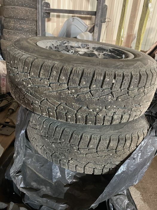 Шины р15 205/65 в отличном состоянии