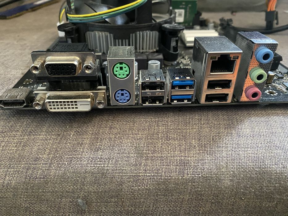 Дъно 1151 със.  Intel kore i5 10400 и рам 16GB