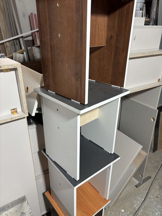 Табуреткалар бар үлкен,кішкентай