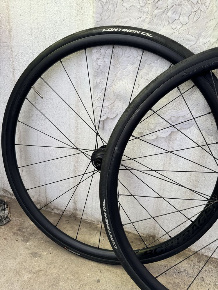 Vand Roti Bontrager Paradigm Comp, anvelope continental gp5000