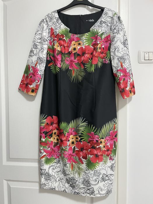 Rochie cu flori pentru ocazii speciale
