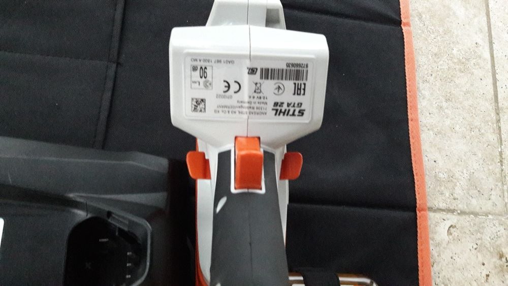 Vând drujbă Stihl GTA-26