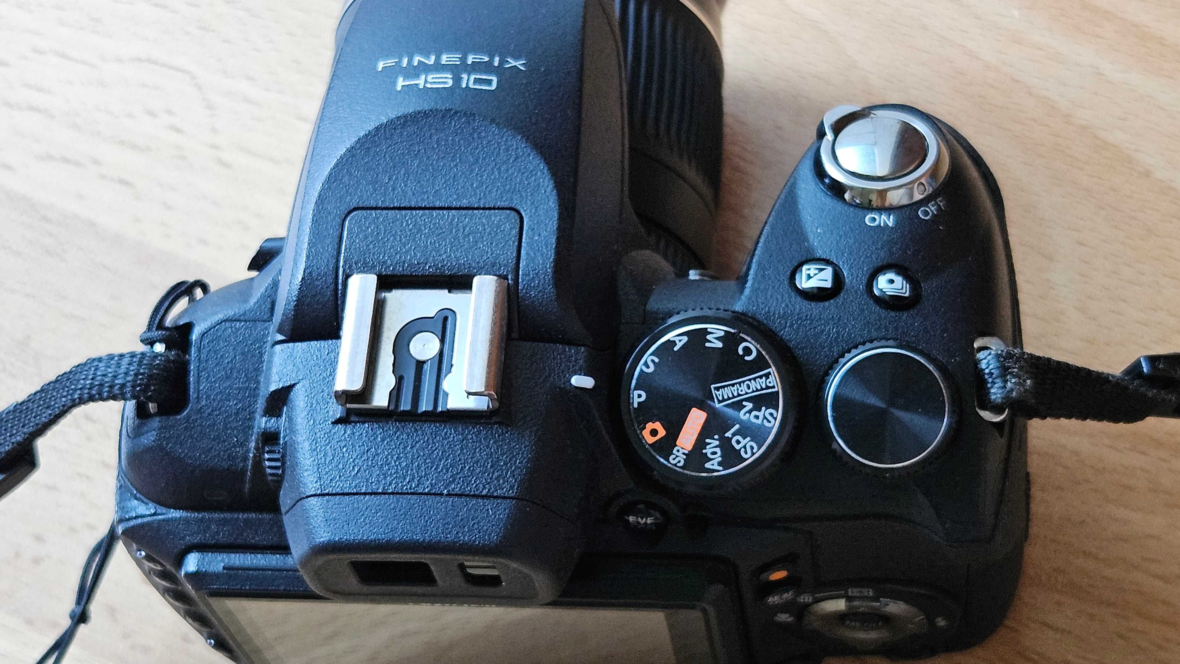 Фотоапарат Fuji Finepix HS10