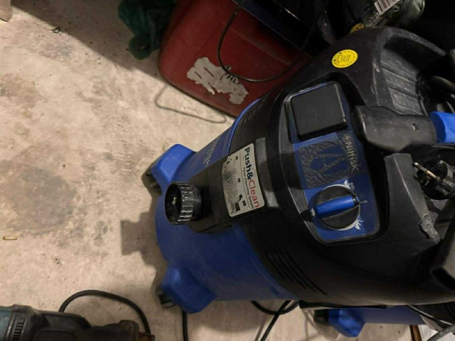 Vînd doua aspiratoare 1500 bucata