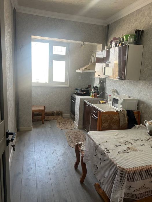 Продаётся 3/8/9 Максим Горький, Буз базар