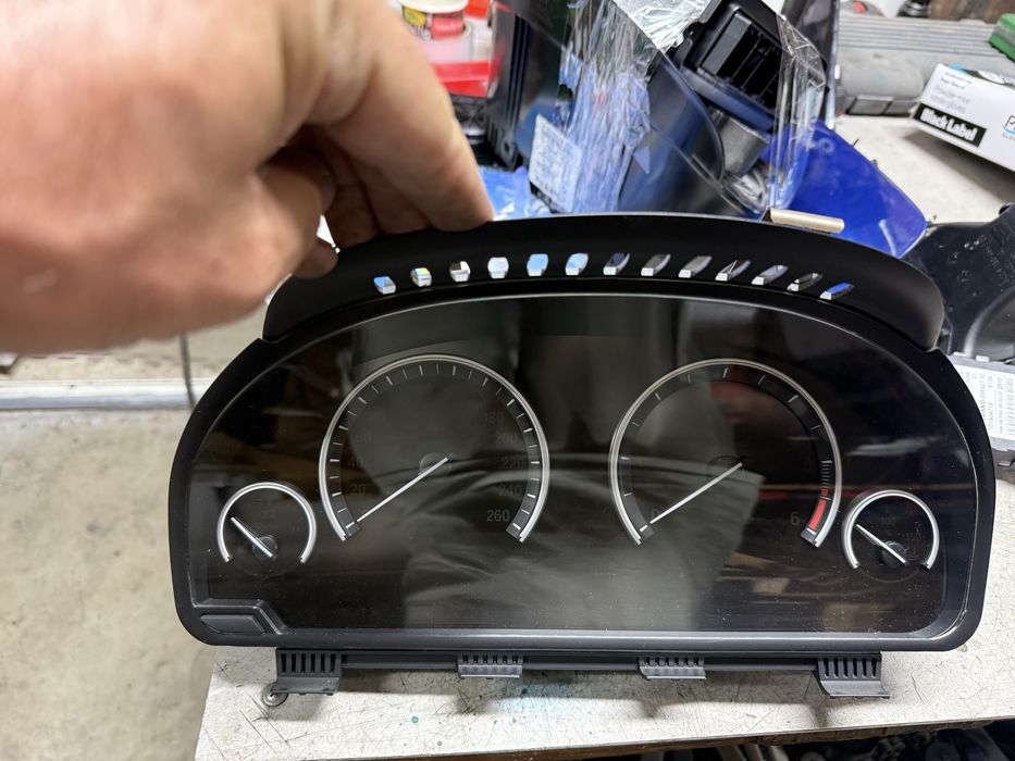 Ceasuri bord bmw f10 f11 f06 f12 f13 f15 f16 6wa