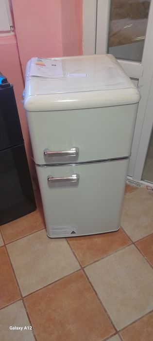 Frigidere de 72 litri.