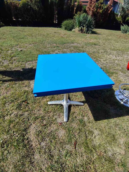 Червени кожени бар столове