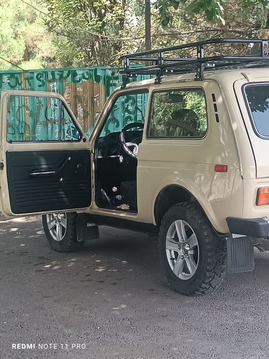 Стоковая НИВА 2121 со времён СССР в идеальном состоянии