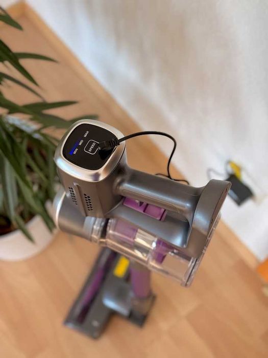 Aspirator vertical fara fir 45000Pa/450W/60min cu baterie