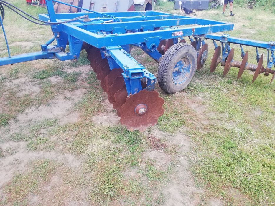 Брана Nardi, Italia