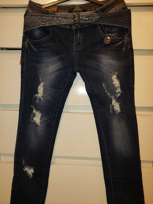 Blugi/jeans Feeling cu franjuri/rupturi TRANSPORT GRATUIT