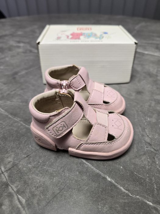 Буйки КК за прохождане, обувки, пантофи, бебешки Колев и Колев