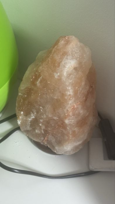 Солевая лампа (гималайская)