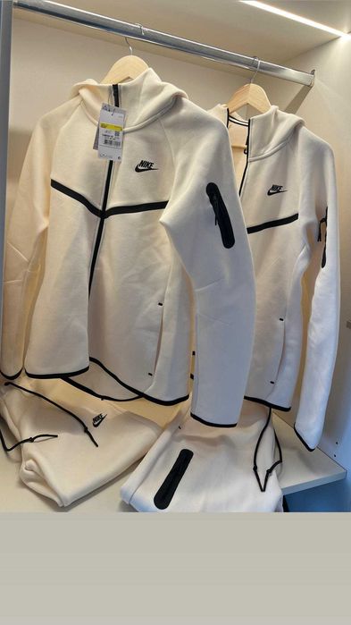 100% Оригинални Дамски екипи Nike Tech Fleece - комплекти в размер S