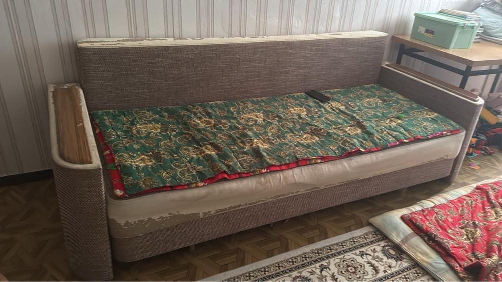 Диван бесплатно и кресло