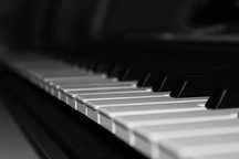 Predau lecții de muzica instrumentala populara + teorie