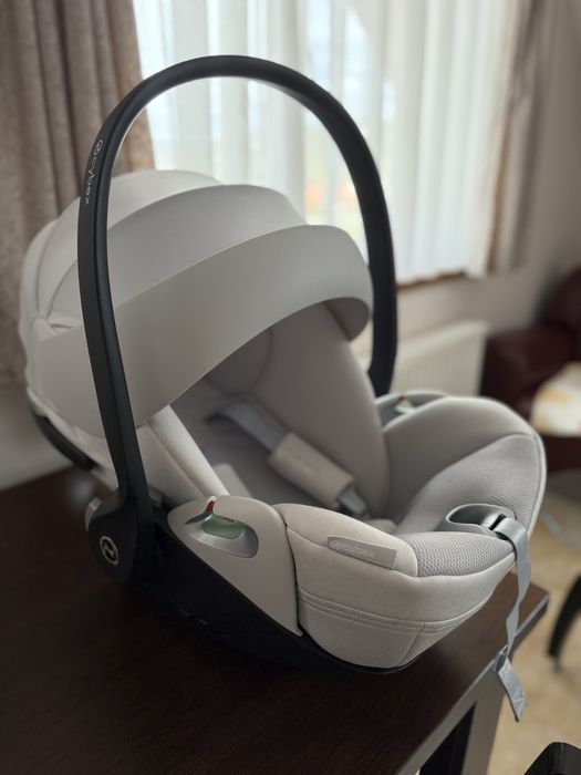 Cybex Cloud T i-Size Plus Platinum White