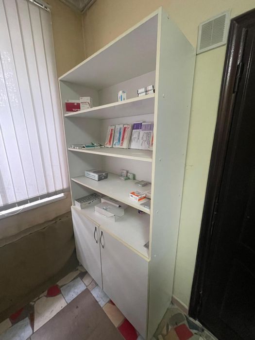 Продам мебель для аптеки