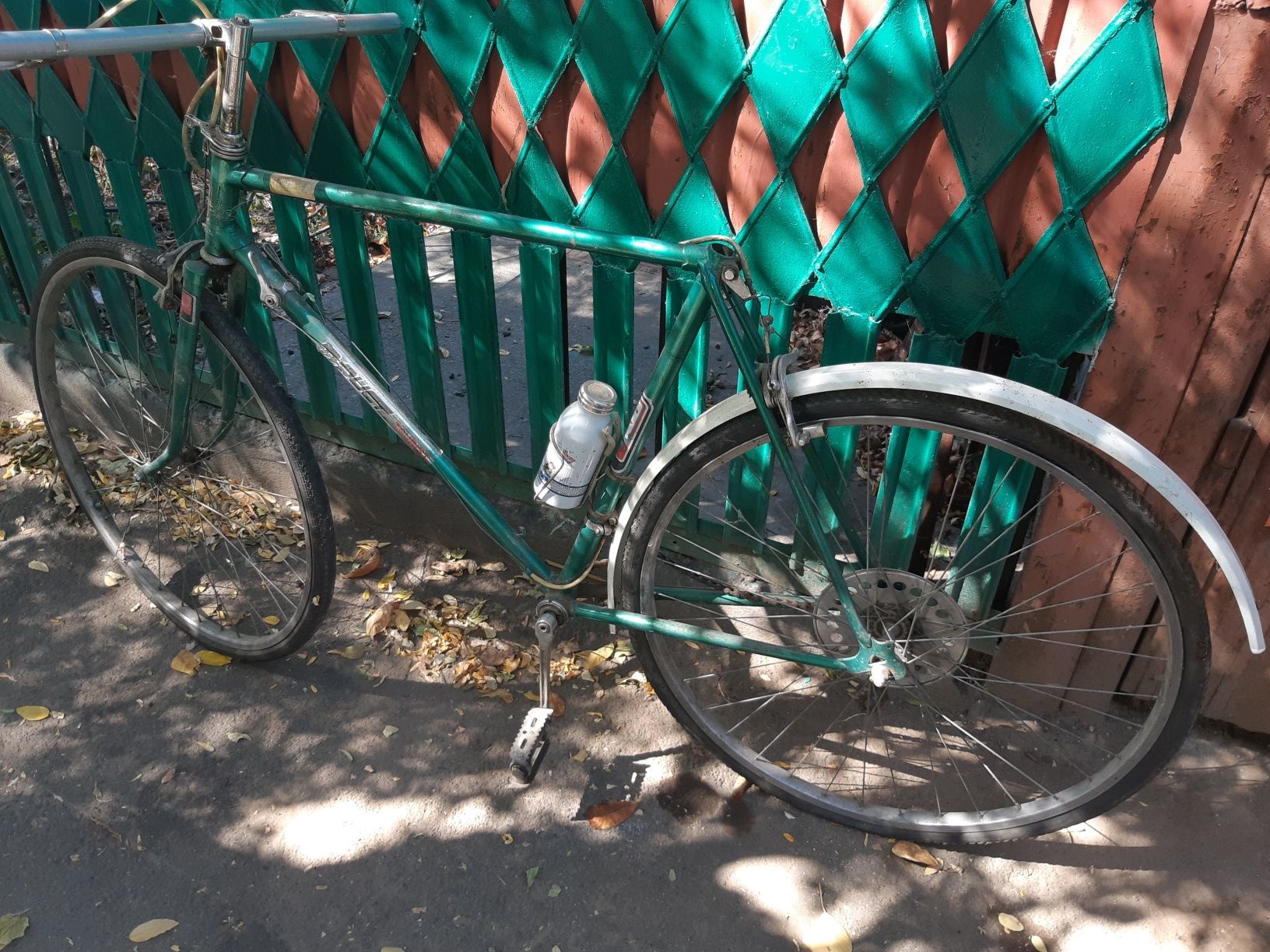 Bicicleta semi cursiera, model randunica  roțile pe 28