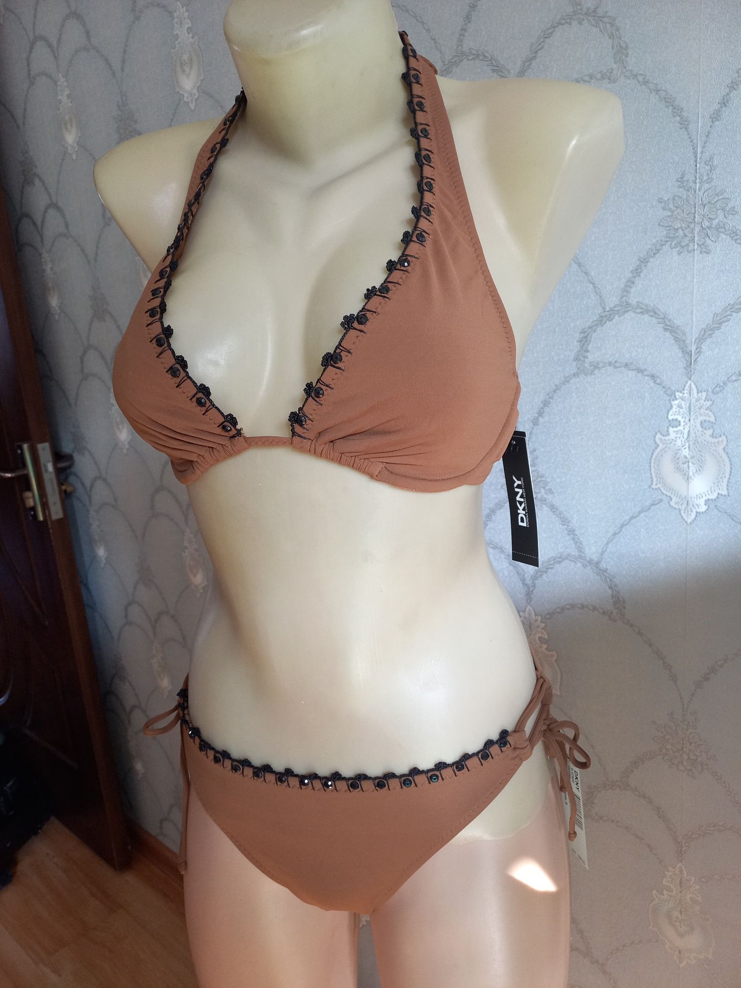 Продается трехпредметный купальник