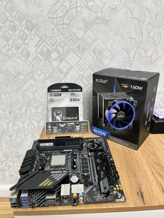 Материнская плата в сборе