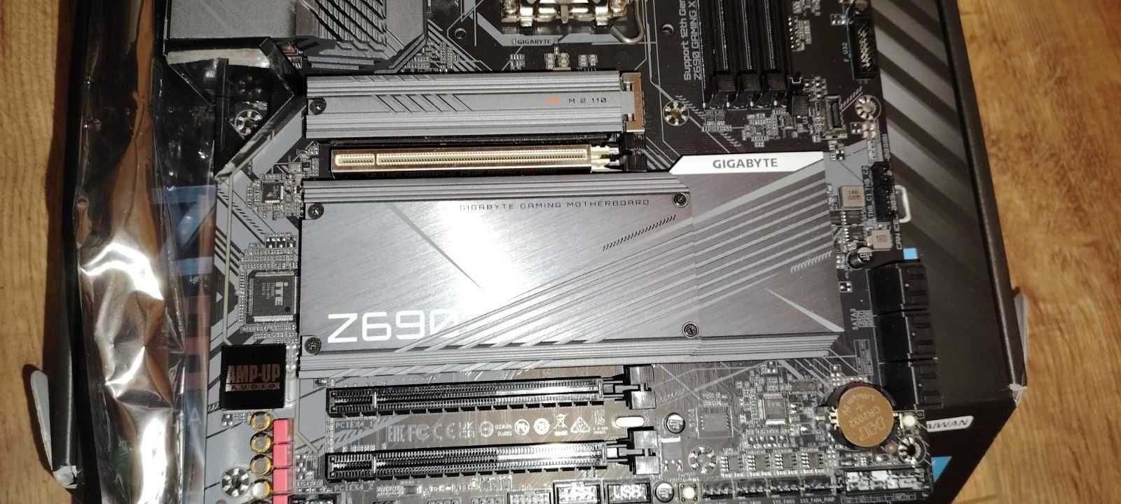 GIGABYTE Z690 Gaming X DDR5 + НОВ Intel i7-12700KF, 12 Cores 5.0GHz