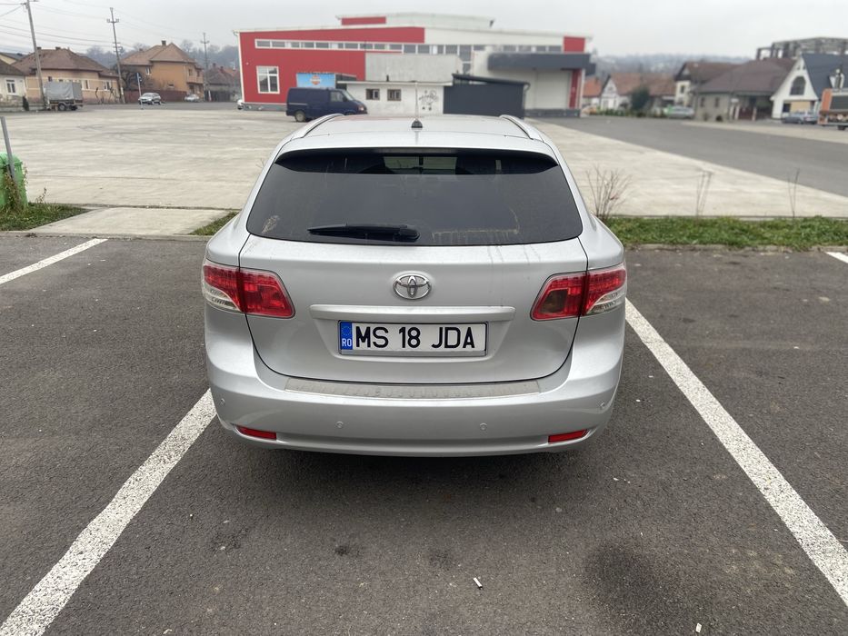 Vând Toyota Avensis T27