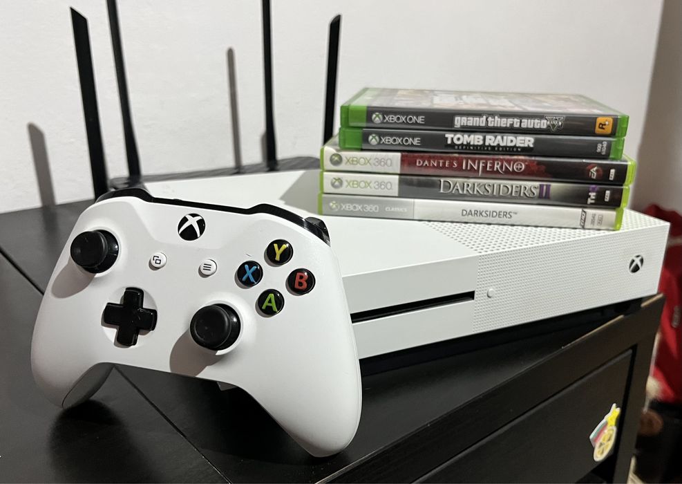 Xbox One S 800GB Alb