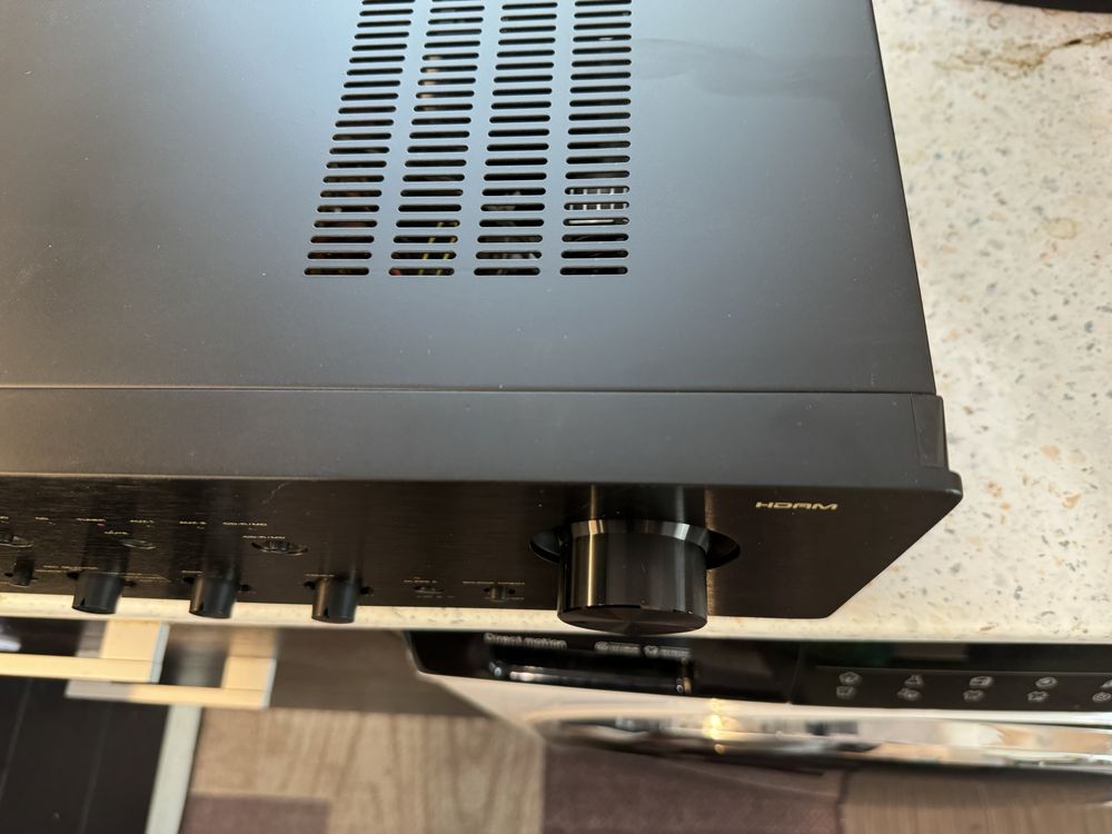 Marantz PM-8000 Качествен стерео усилвател