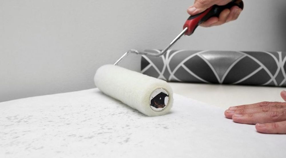 Поклейка обоев, галтелей, декоративные работы закатка стен, отделочные