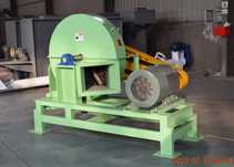 Tocator busteni cu banda transportoare 22 kw