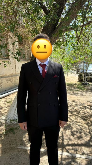 Чёрный мужской костюм от бренда Hekimoglu.