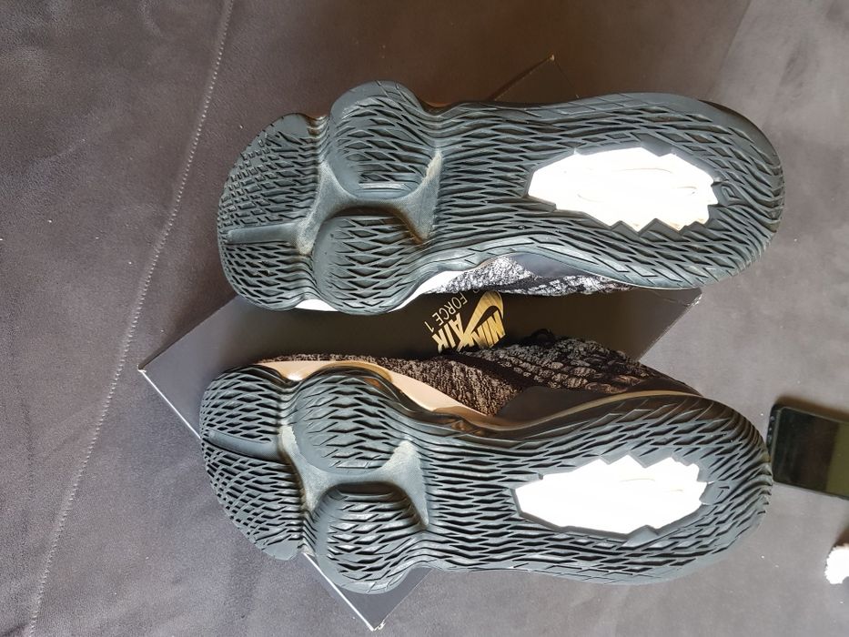 Vând Adidași Nike Lebron măr 41  stare excepțională