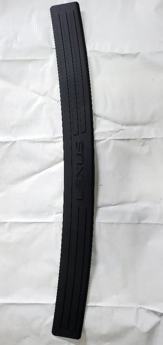 Накладка заднего бампера  на лексус rx300 , 330,350
