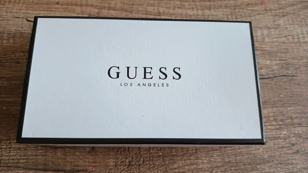 Дамско портмоне Guess