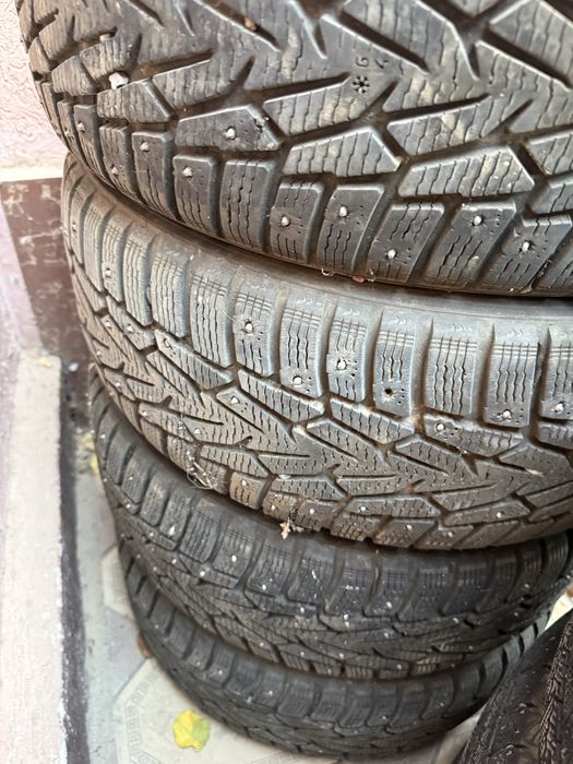 Nokian 215/60r 16