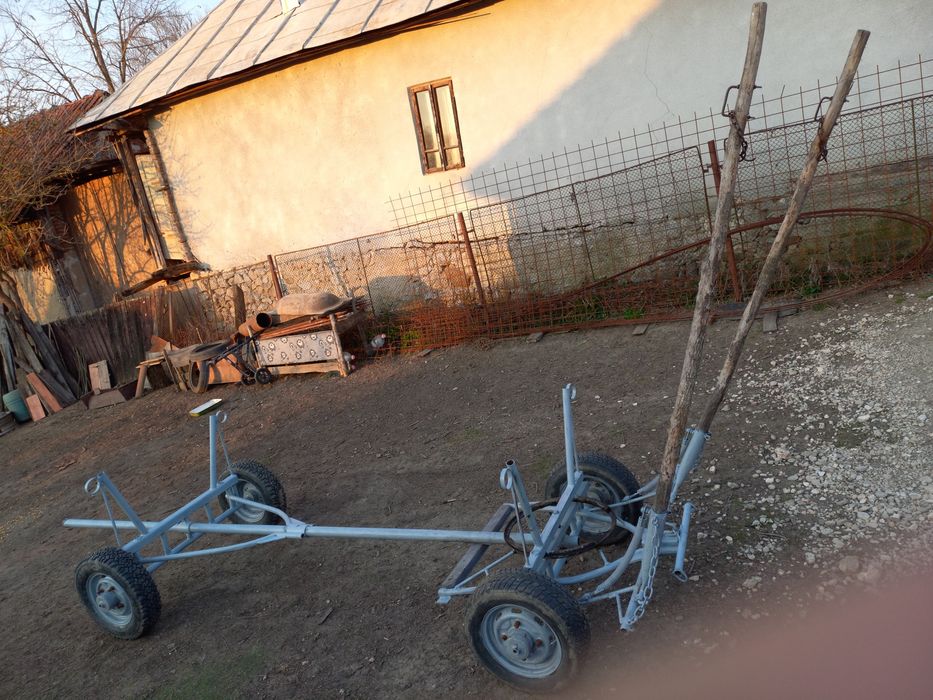 Vând căruță cu lungimea de 3 m