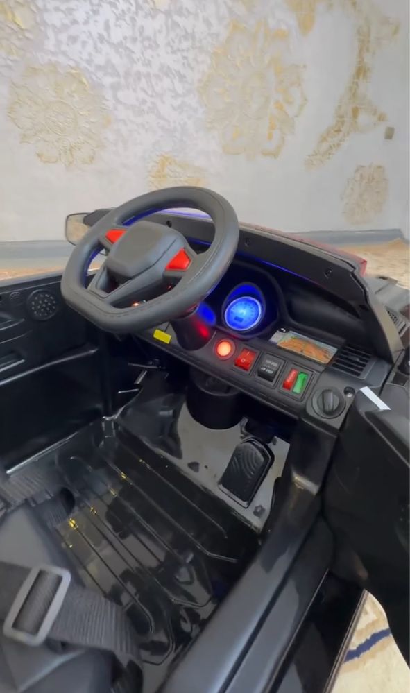 Police moshina elektronniy pultda