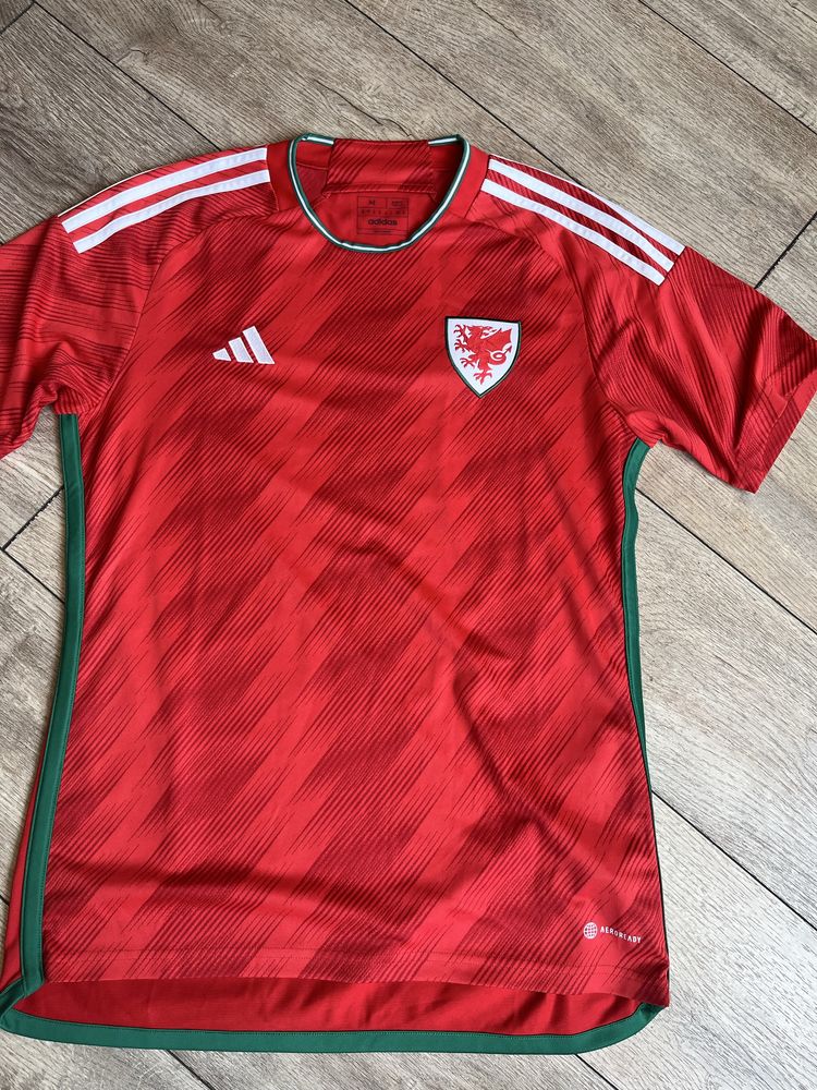 ADIDAS : Wales Home Jersey - Уелс  2022/23 Нова размер М / Оригинал