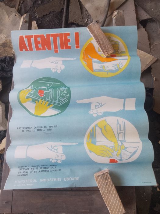 Afișe vechi perioada comunista