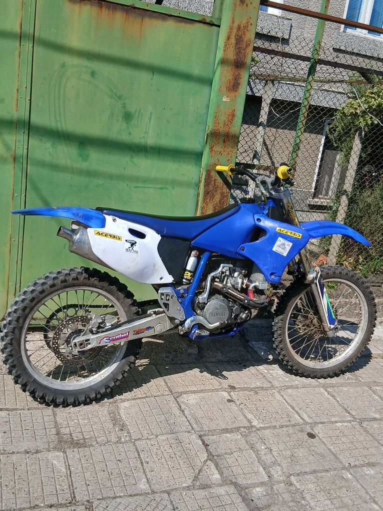 Продавам Yamaha yzf426