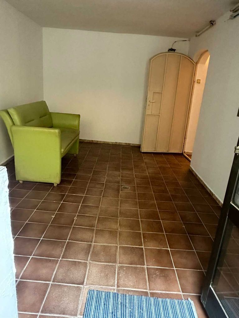 Продава се Едностаен апартамент в Бургас, Център - 33 кв.м за 541 €/кв.м - Снимка #3